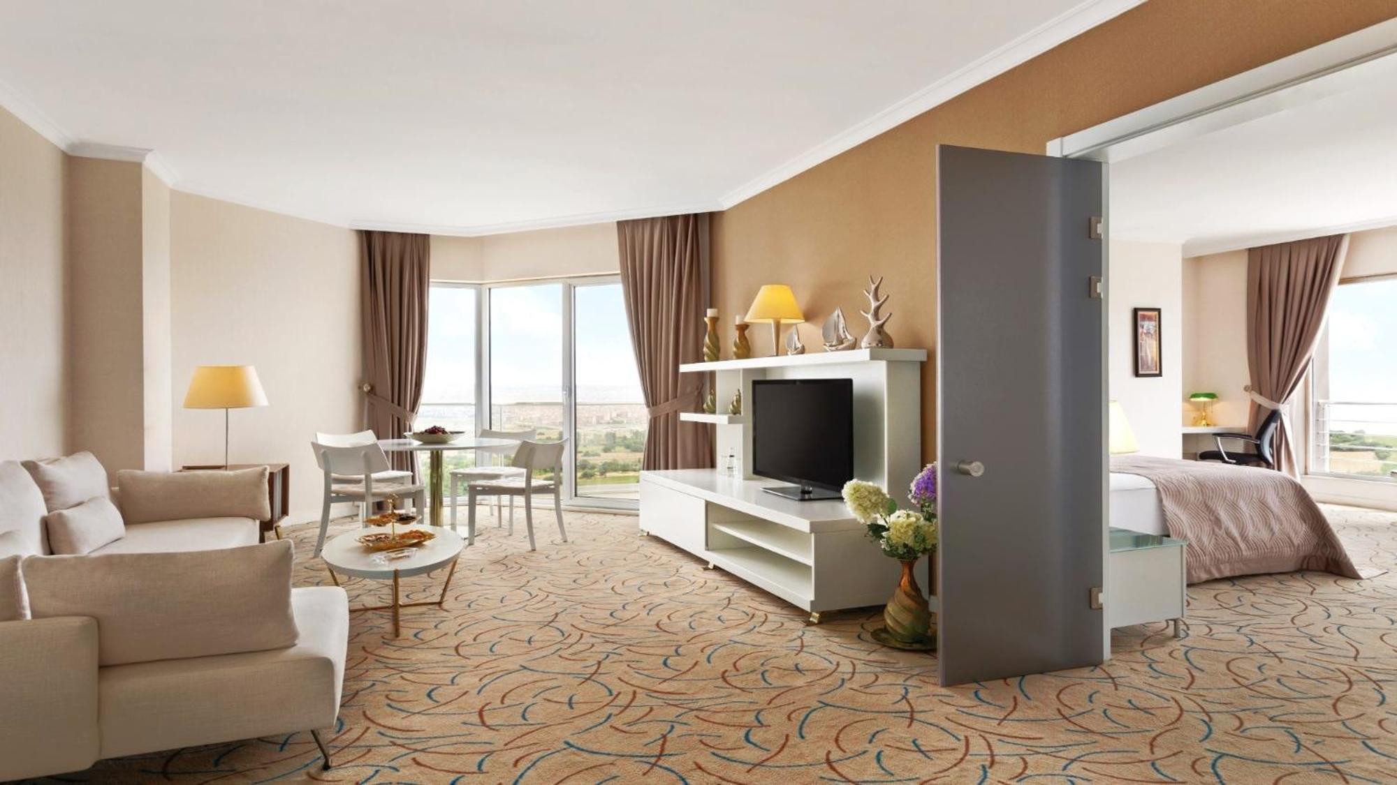 Ramada By Wyndham 5* Tekirdağ